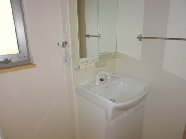 倉敷市中畝８丁目の一戸建ての独立洗面台