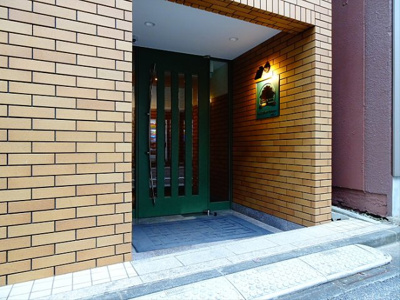 【エントランス】 | No.8ゼルコバマンション