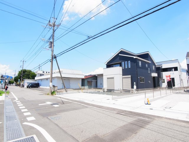 新築　伊勢崎市羽黒町9期　3号棟の前面道路含む現地写真|現地写真　南西側接道幅員約5.9ｍ