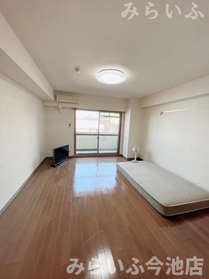 【内装】 | リオン高見