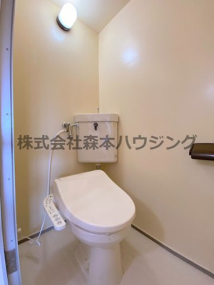 【トイレ】 | 　交野ロイヤルコート | 落ち着いた色調のトイレです