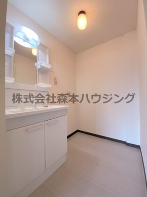 【洗面所】 | 　交野ロイヤルコート | 使いやすい洗面所です