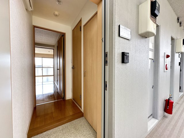 クレドール南川添の玄関