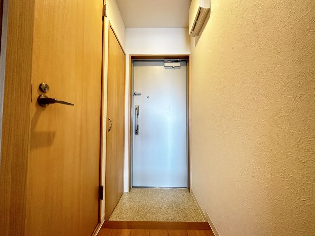 クレドール南川添の玄関
