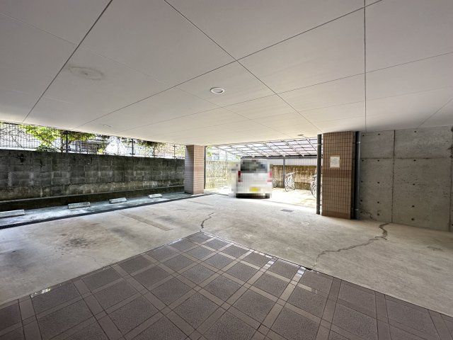 エトワール城見の駐車場