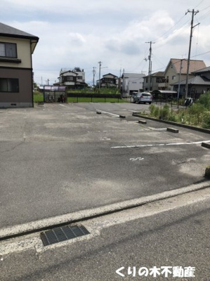 【駐車場】 | フレグランス原　B棟 | 車をお持ちの方に嬉しい駐車場付きの物件です