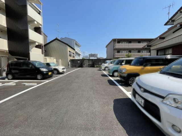 MAISON DE MARTINの駐車場