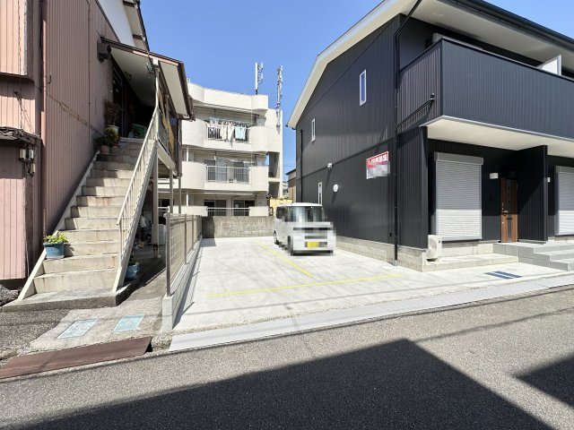 アリビオ百石町の駐車場