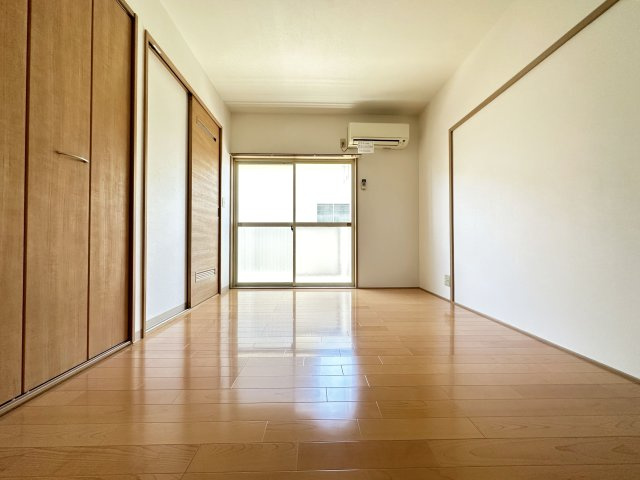 ドリームハウスの洋室