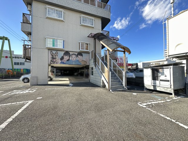 ドリームハウスの駐車場