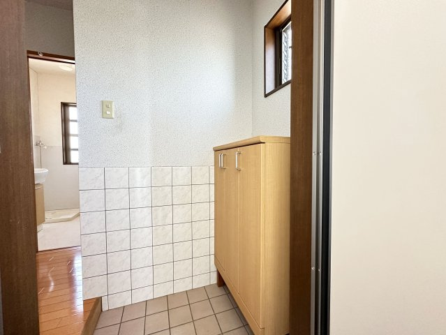 クローバー南川添の玄関