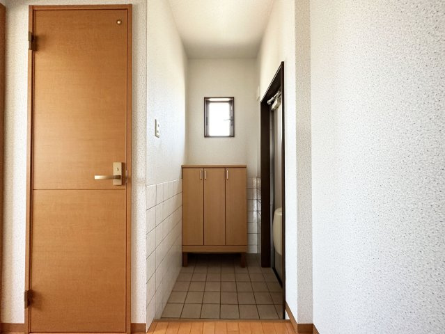 クローバー南川添の玄関