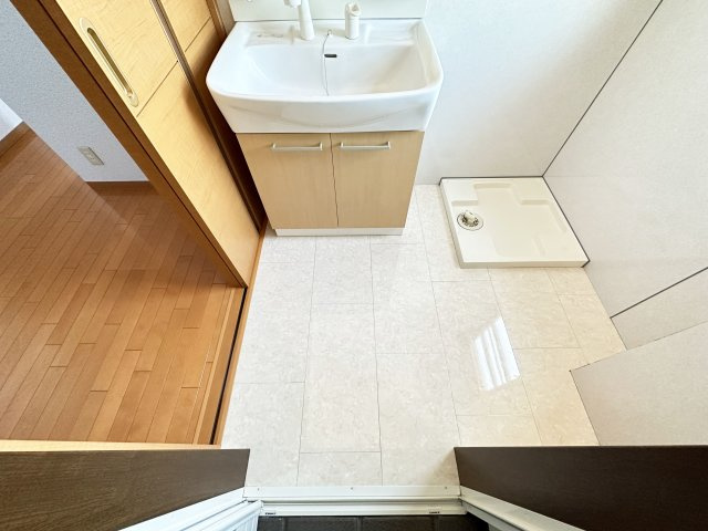 クローバー南川添の洗面所