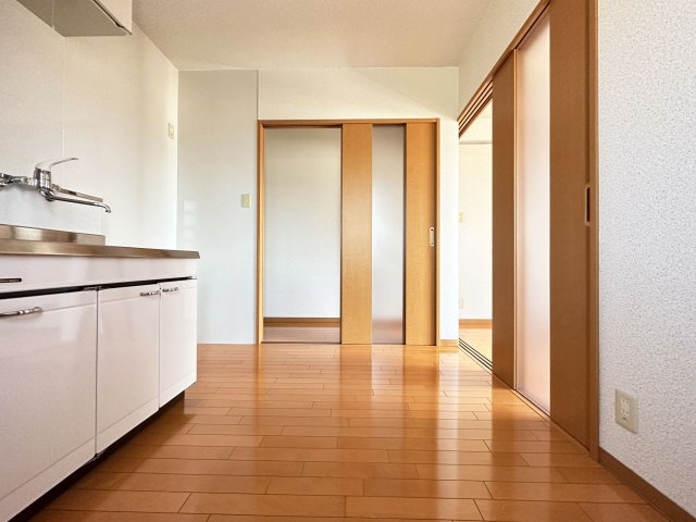 クローバー南川添の居間・リビング