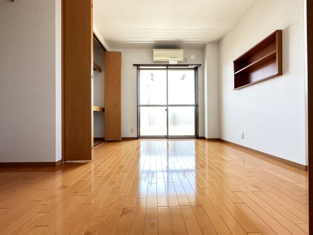 クローバー南川添の居間・リビング