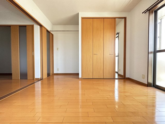 クローバー南川添の内装