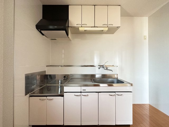 クローバー南川添のキッチン