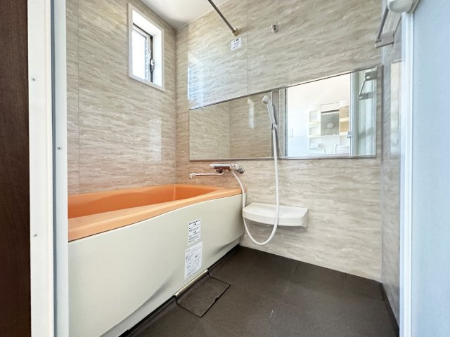 クローバー南川添の浴室