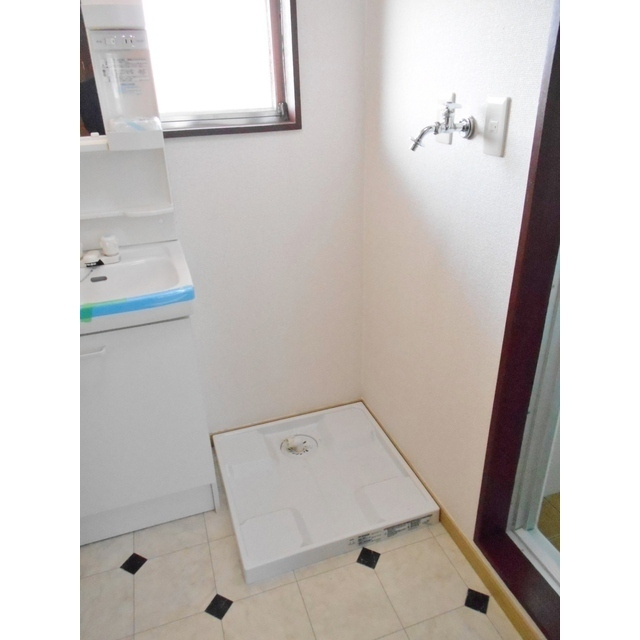 三宝ビルの設備|室内洗濯置場　※イメージ