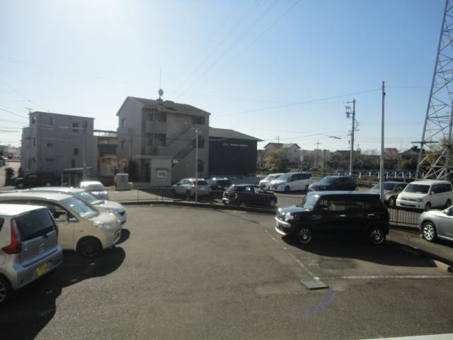 コーポ阪野の駐車場