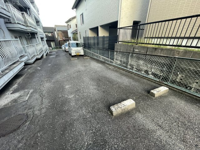 コーポ喜楽の駐車場