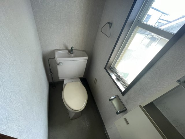 明王台四丁目　戸建住宅のトイレ