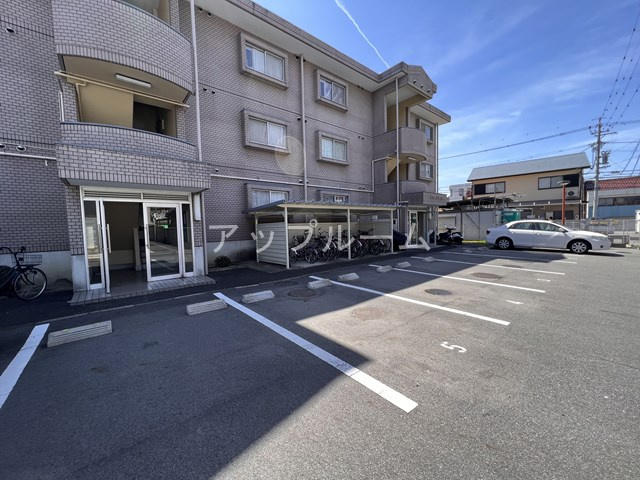 エクセル寄京の駐車場