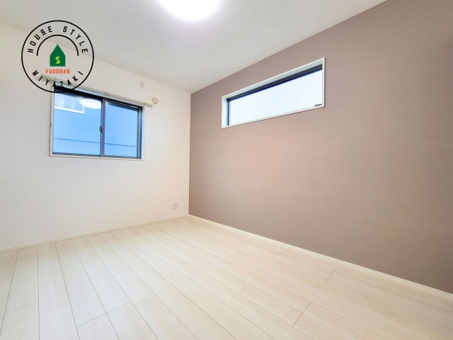 宮崎市昭和町モデル（1号棟）の寝室|主寝室には収納力に優れたクローゼットがありますので、お部屋もすっきり片付きます。