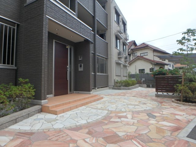 プロムナード元住吉　A棟のエントランス
