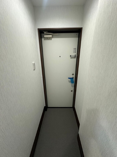 船橋市北本町２丁目のアパートの玄関