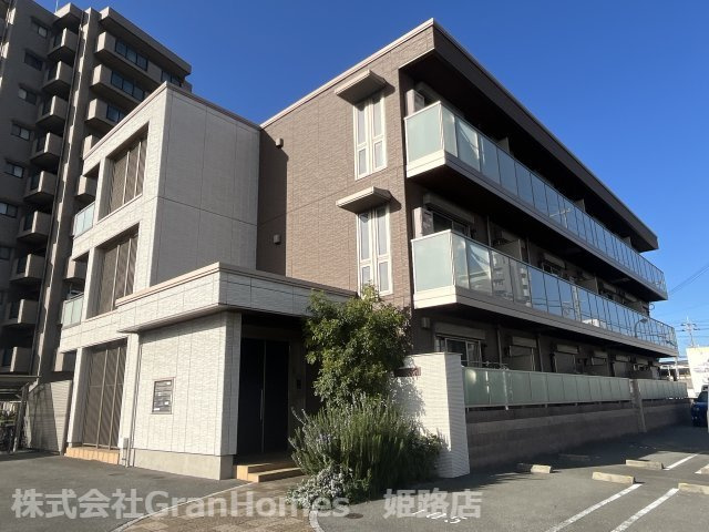 アルベージュ今宿の外観