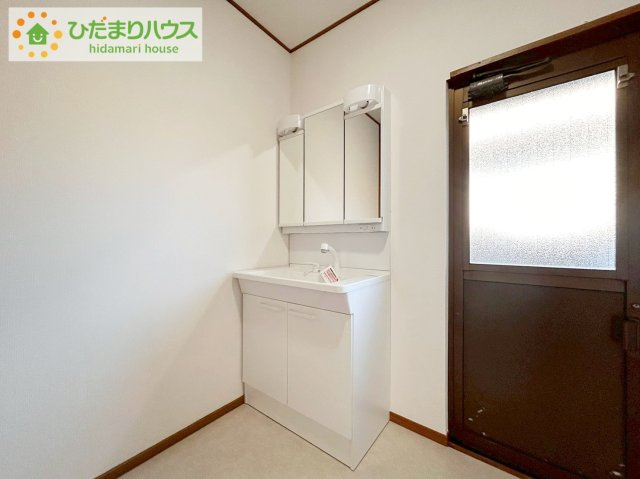 Grace Living 日立｜金沢町6丁目　中古戸建の独立洗面台|シンプルで使い勝手の良い独立洗面台！