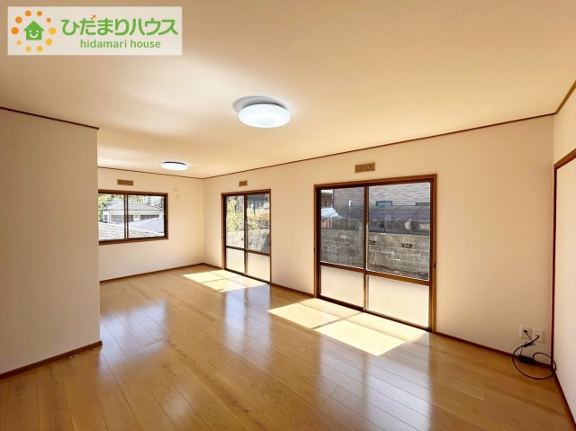 日立市金沢町6丁目　中古戸建の居間・リビング|早くお仕事終わらせて、家に帰りたくなるようなリビングです(^^♪