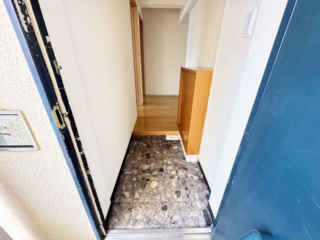 コーポハリマヤの玄関