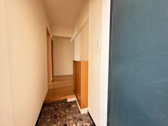 コーポハリマヤの玄関