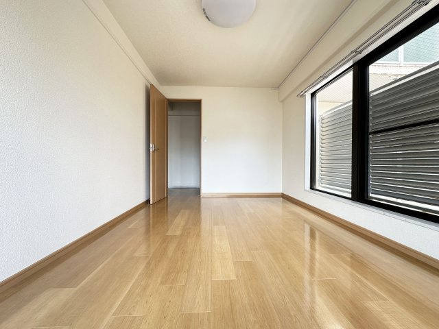 コーポハリマヤの洋室