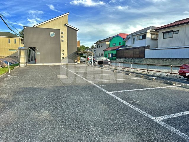 ライネス北越谷の駐車場|弊社ホームページに写真がたくさんあります♪