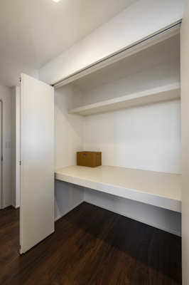 【収納】 | ＜FG＞深谷市上野台259フルクラシルB棟 | 2階廊下収納。季節物やお布団など各部屋の収納に仕舞い切れない物を仕舞える貴重なスペース◎