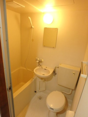 【浴室】 | グラードビュウ百合丘 | 風呂とトイレが一緒で掃除が同時に行えます！