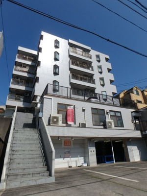 【外観】 | グラードビュウ百合丘 | シンプルでスタイリッシュな外見です！