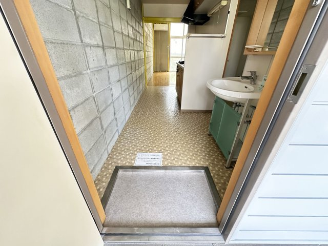 Benefit HARIMAYAの玄関