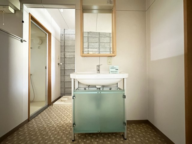 Benefit HARIMAYAの独立洗面台