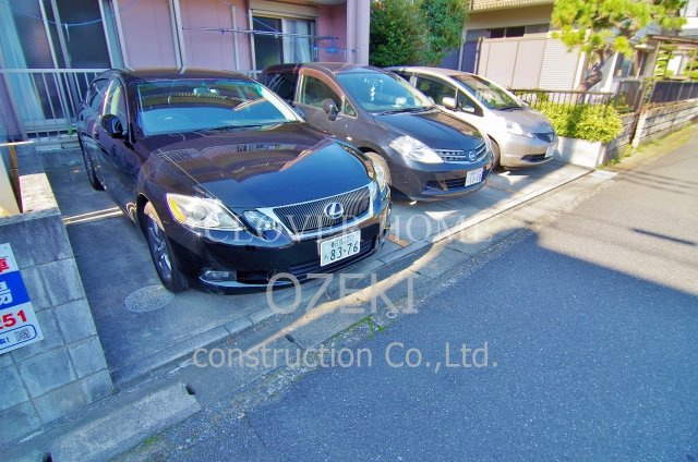 アンプルールフェールベルツリー３の駐車場