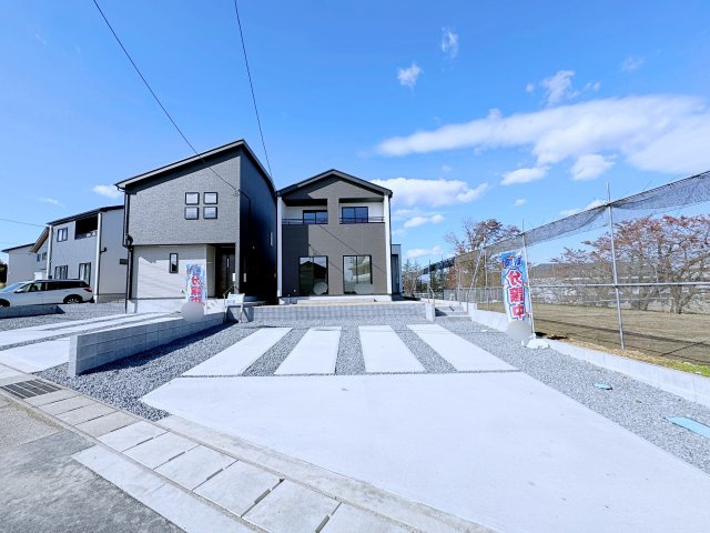 新築戸建・建売　須賀川市岩作　GRAFARE　全3棟の駐車場