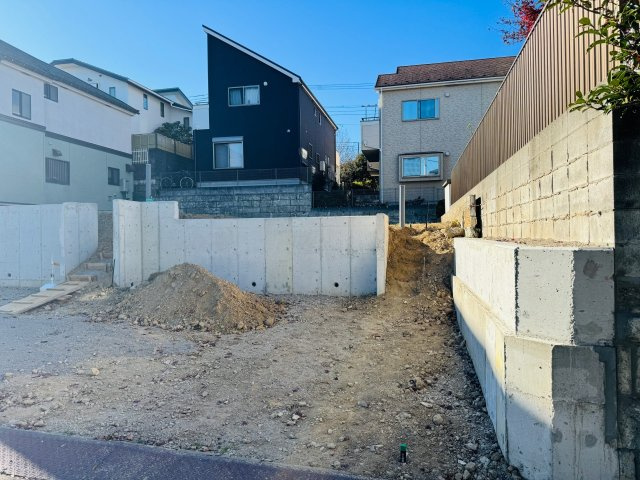 八王子市　丸山町　建築条件付き売地　の外観|～小宮駅徒歩26分　建築条件付きの売地　6ｍ道路につき駐車もしやすいです～