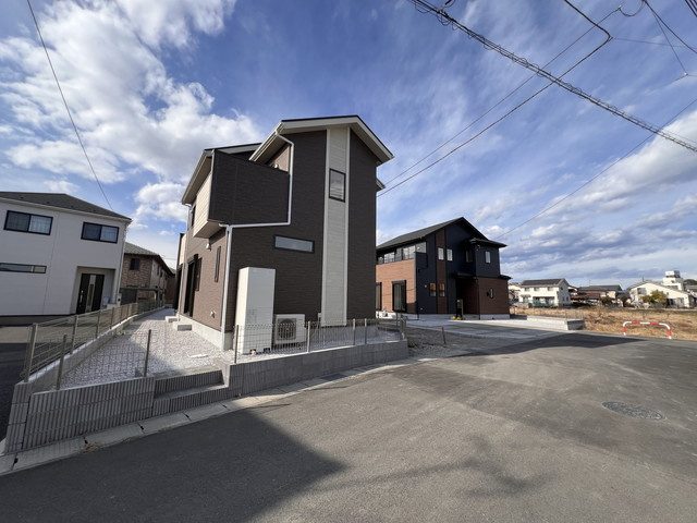 新築　前橋市青柳町　Bloomin　Garden　2号棟の前面道路含む現地写真|現地写真　東側接道幅員約6ｍ　北東側接道幅員約2ｍ