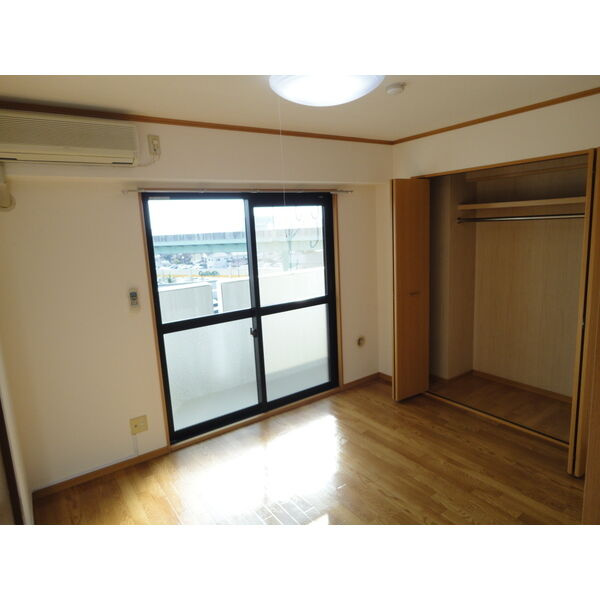 ライラックウインドの洋室