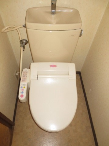 中野区弥生町１丁目の賃貸マンションのトイレ