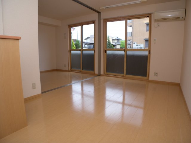 パークハイム参番館の居間・リビング|パークハイム参番館