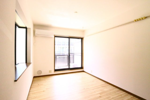 エステートピア板宿の居間・リビング